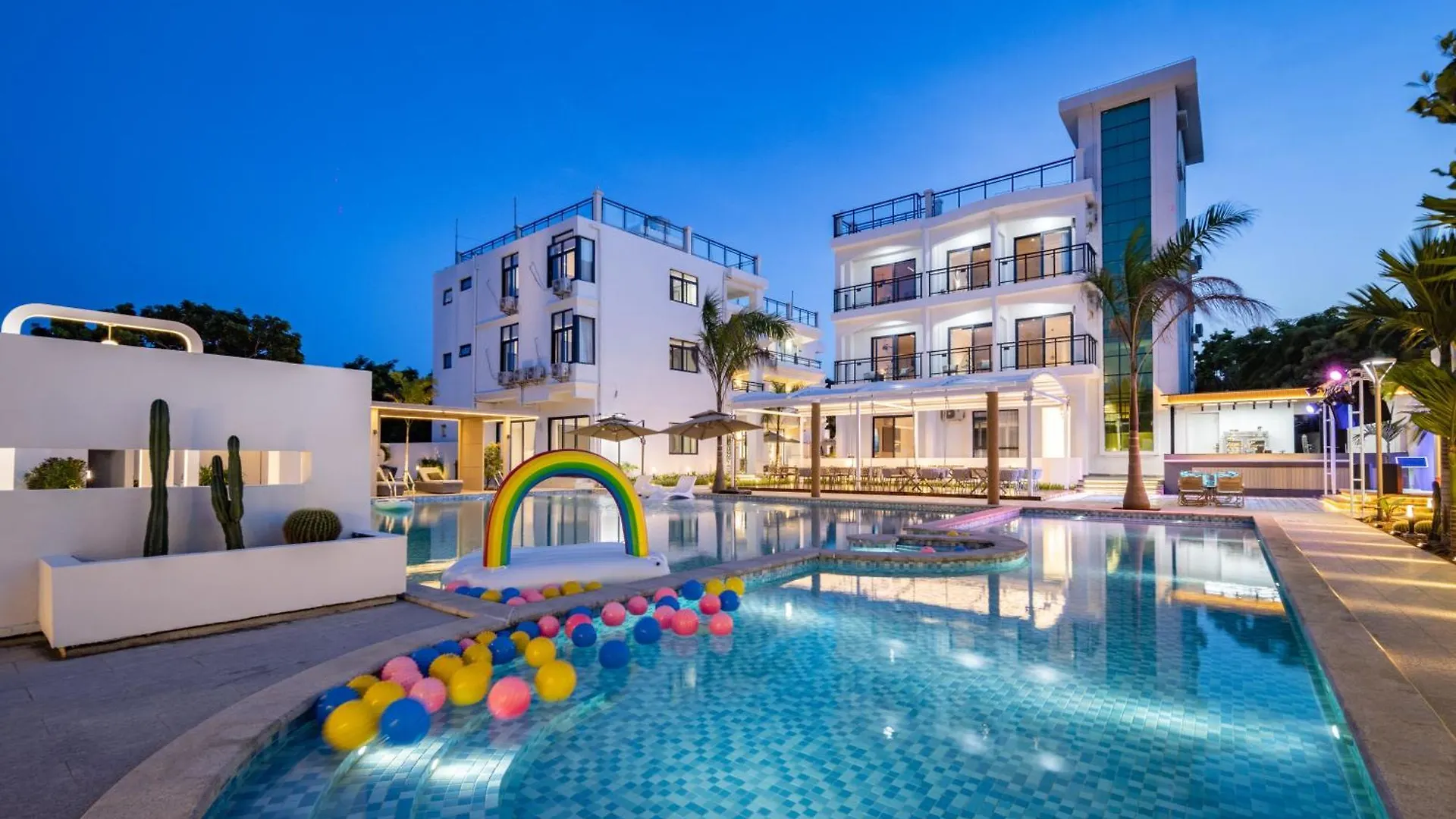 Sanya Haishi Swimming Pool Design Hotel