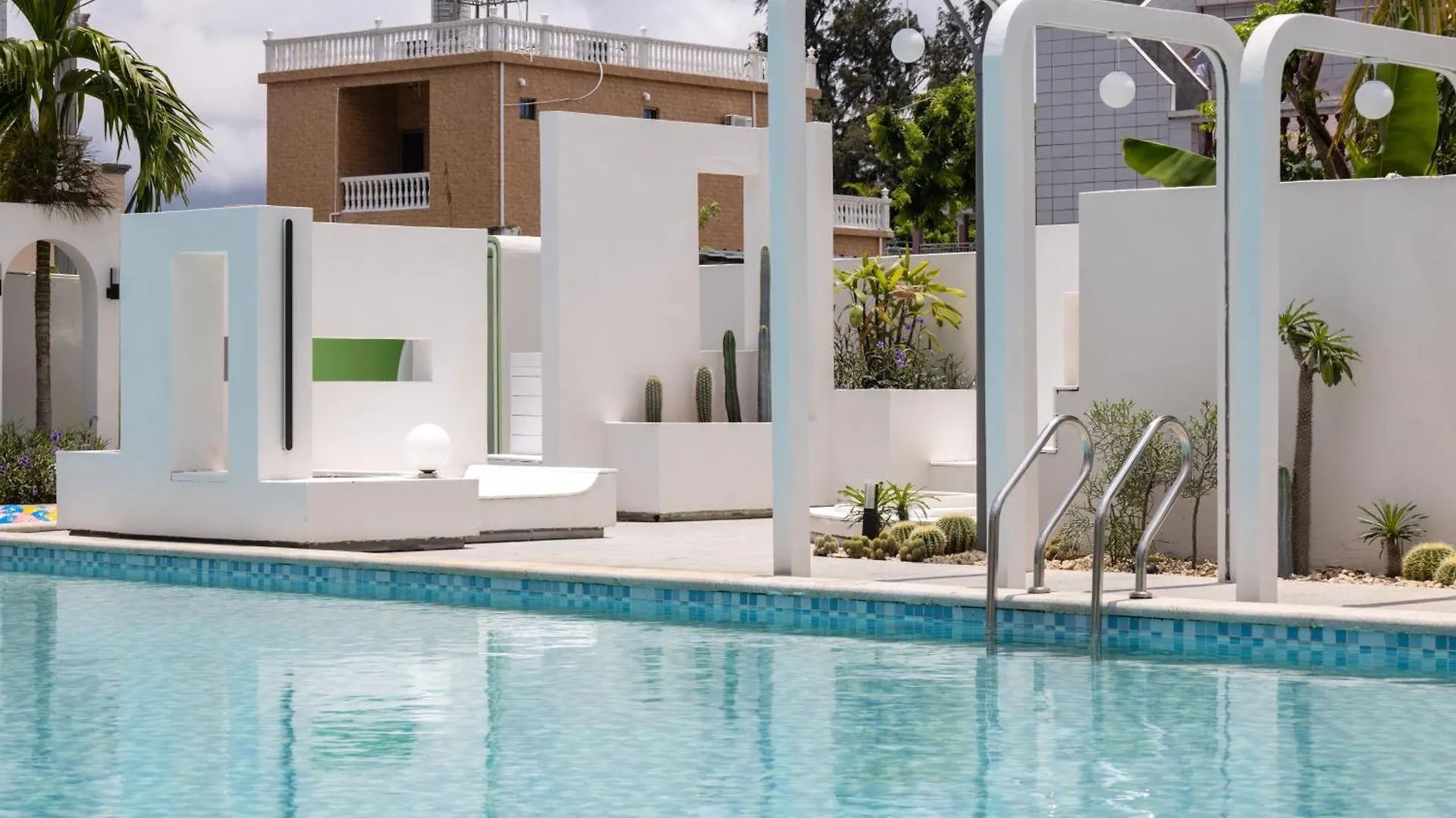 Sanya Haishi Swimming Pool Design Hotel